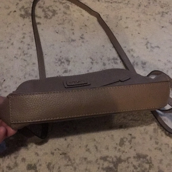 Lodi’s shoulder bag - Picture 3 of 9